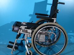 Scaun cu rotile cu verticalizare electrica Levo