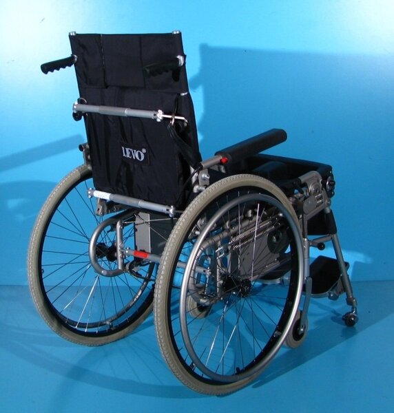 Scaun cu rotile cu verticalizare electrica Levo