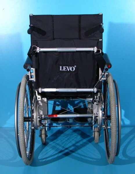 Scaun cu rotile cu verticalizare electrica Levo